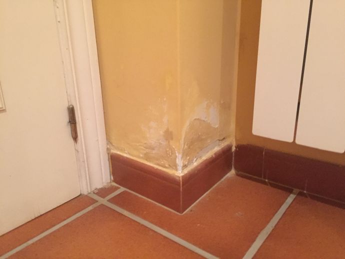 Hoe Verwijder En Voorkom Je Vochtplekken Op Het Plafond Van Je Badkamer?