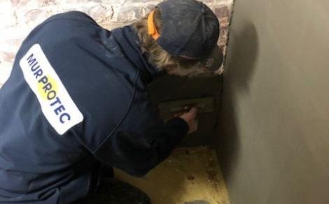 Un expert Murprotec élimine complètement l’humidité dans votre cave