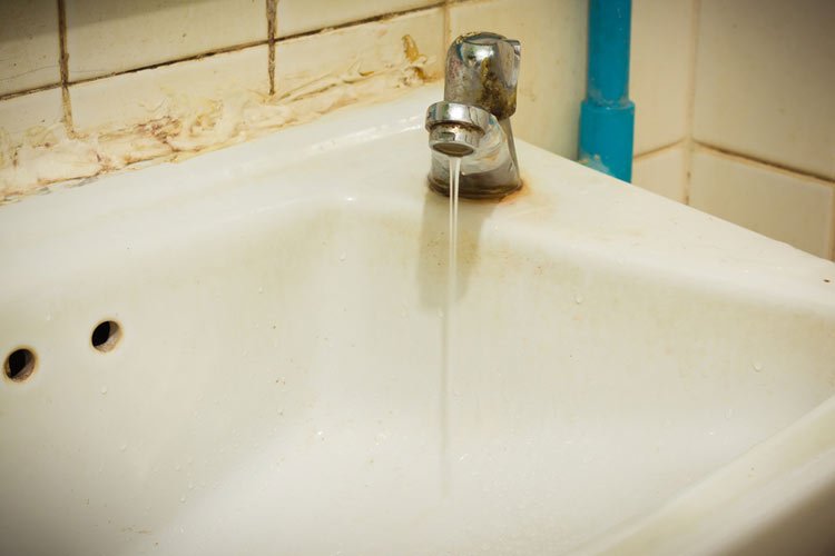 Empêcher le dévoloppement des moisissures dans une salle de bain