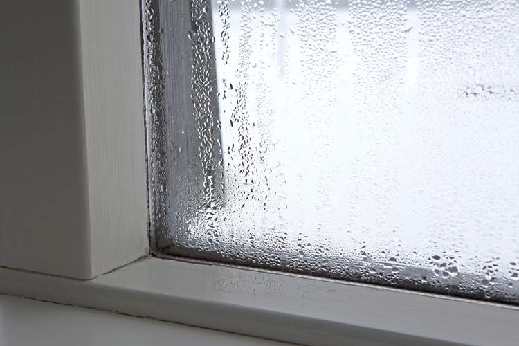 Comment enlever la condensation dans un double vitrage ?