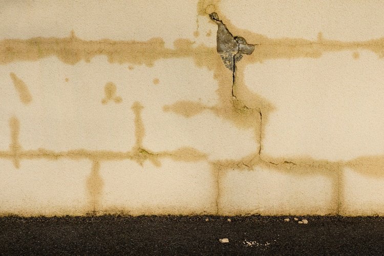 Infiltrations d’eau au printemps fissure