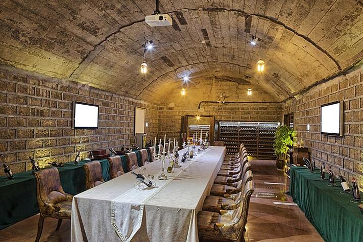 Une cave à vin au look médiéval